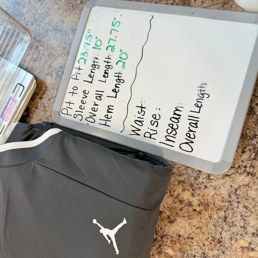 Jordan Essentials Mens Short Sleeve Windbreaker Grey Quarter Zip CV5858-060 L